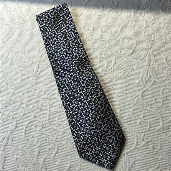 Hickey Freeman Blue and White Silk Tie with  Pattern - Picture 1 of 8